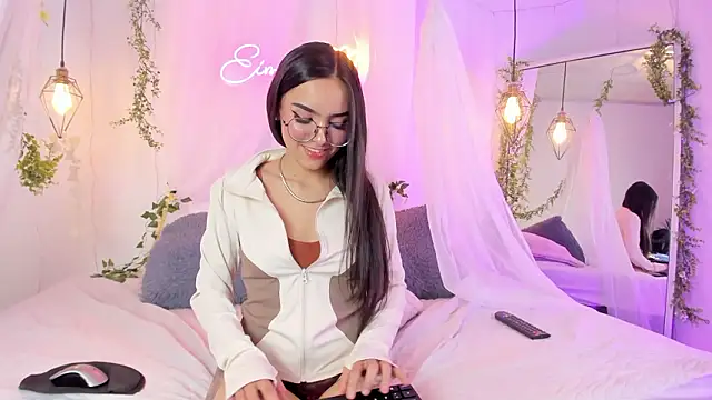 XXX chat uživo modela eimi_rosse18
