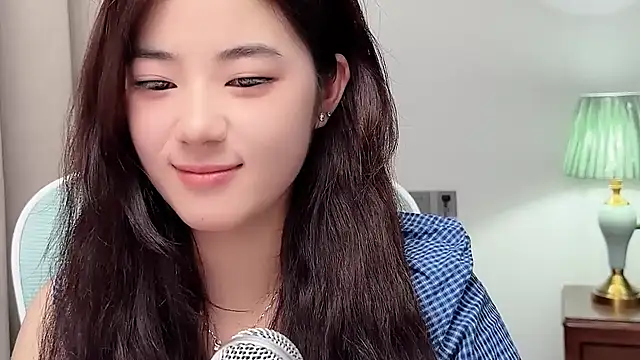 Nicole20266 即時 XXX 聊天