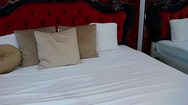 SuzanneKer1のライブXXXチャット