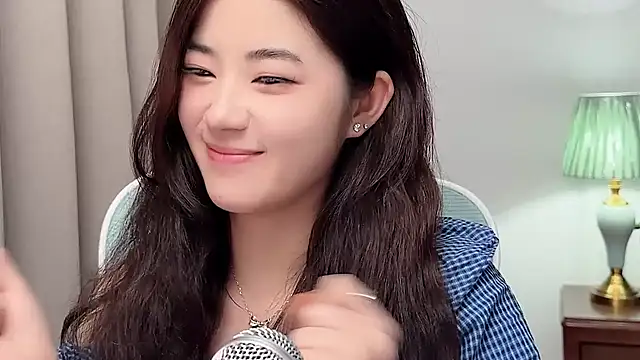 Nicole20266 现场XXX聊天