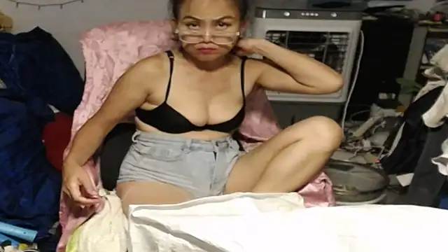 1CuteAndSexy69's Live XXX Chat