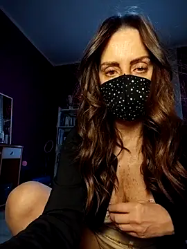 Akemi_rossi's Live XXX Chat