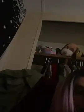 AlexAndriaStrips Show in webcam