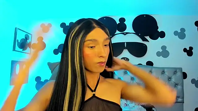 Show de AdharaSkinny_ na webcam