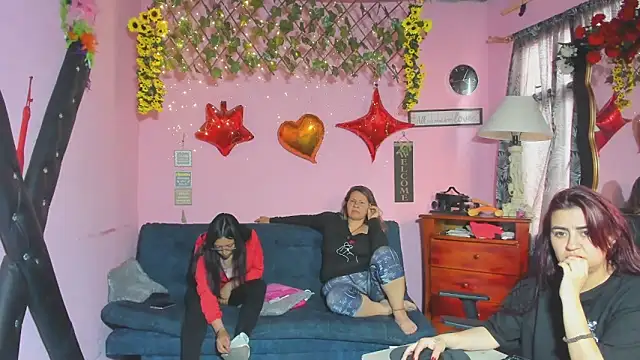 Pokazy przed kamerką – lesbiancuple