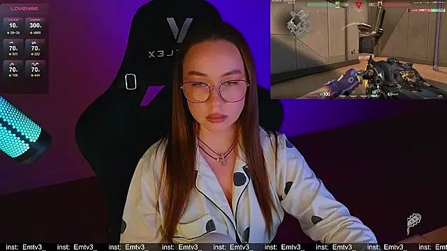 Chat XXX Live Emili1-