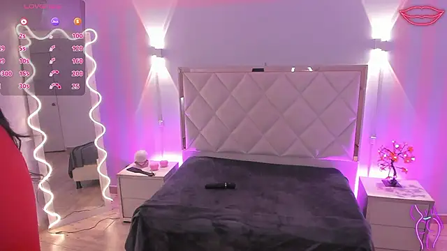 Rosalind_tay Chat XXX in diretta