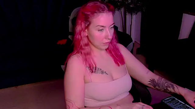 LovelyMiley Chat XXX live