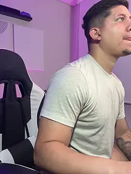 _robertobaggioo's Live XXX Chat