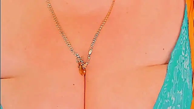 Chatroom XXX en direct de BIGTITSBBW