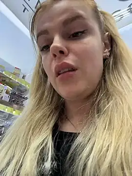 Chat XXX en directo de HarrietDart