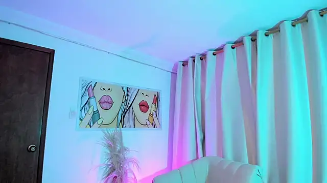 StarMilf: онлайн-секс-чат