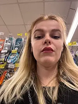 Chat XXX en directo de HarrietDart