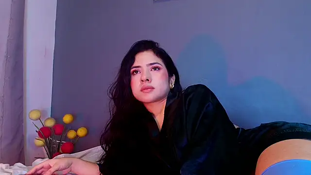 adara_johnson__ Adlı Modelin Canlı XXX Sohbeti