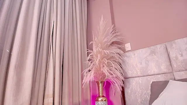 SeleneLujan Chat XXX in diretta