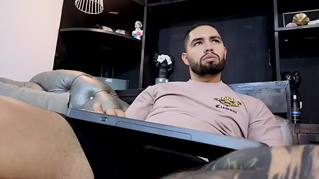 matteosantosのライブXXXチャット