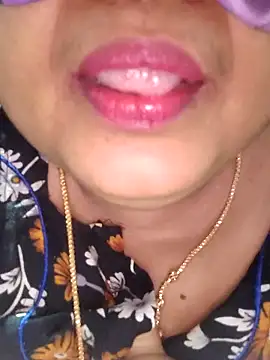 tamilthanushri's Live XXX Chat