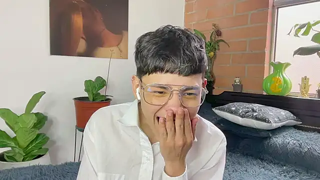 Онлайн чат XXX Andy_Belier23