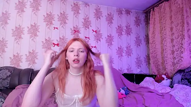 Cutie_Bambi: διαδικτυακό σόου στην κάμερα