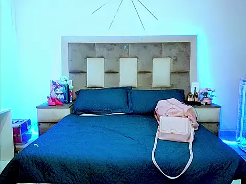 indiantopaz694u's Live XXX Chat