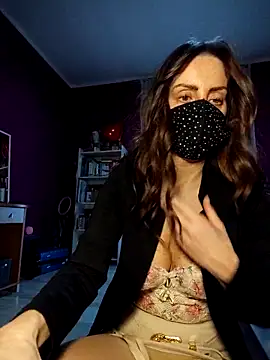 دردشة Akemi_rossi الجنسية المباشرة