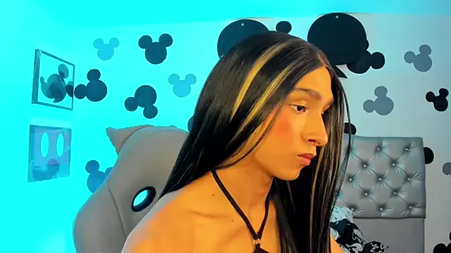 Webkamerová show AdharaSkinny_