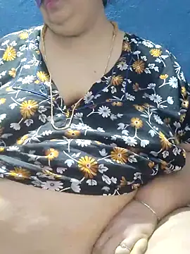 tamilthanushri Chat XXX in diretta