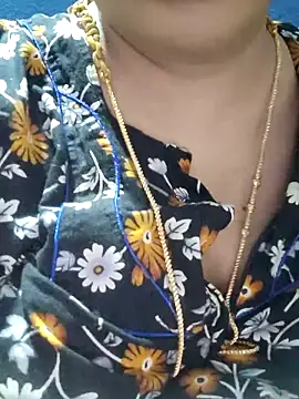 tamilthanushri élő XXX-chatje