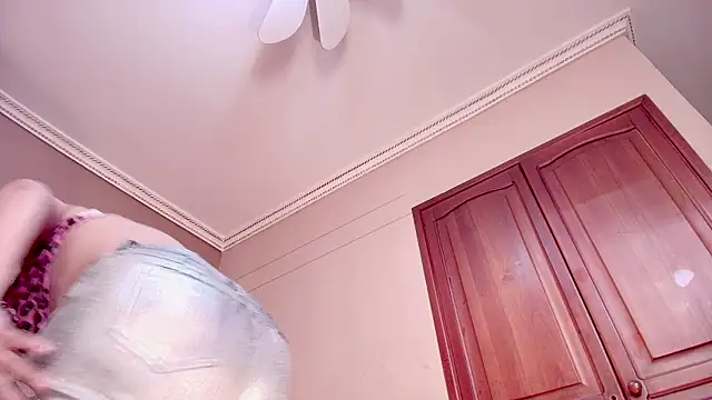 SeleneLujan Adlı Modelin Canlı XXX Sohbeti