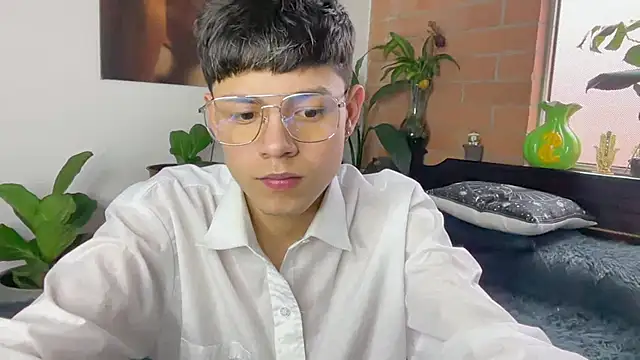 Czat XXX na żywo – Andy_Belier23