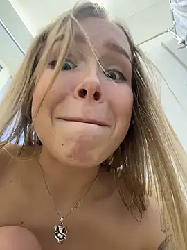 Liza_risky Show in webcam