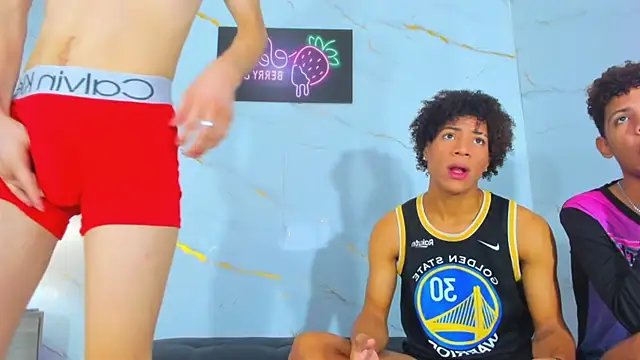 Spicy_guys 在線直播表演