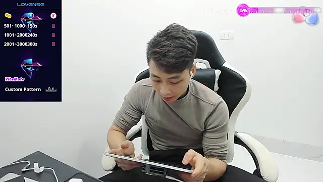 Naughty___asian 在線直播表演