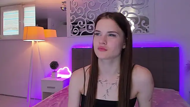 LuisaClover's Live XXX Chat