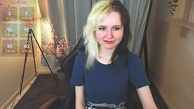 LinaVeritas' Live XXX Chat