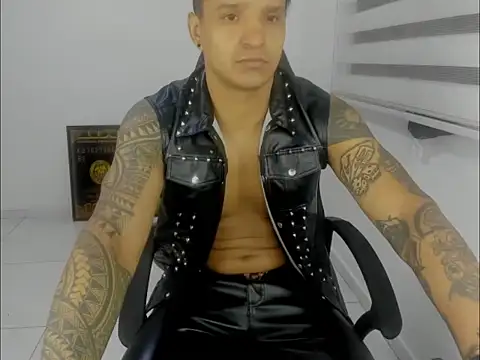 master_leather Adlı Modelin Web Kamerası Şovu