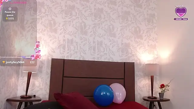 Chloe014_: онлайн-секс-чат