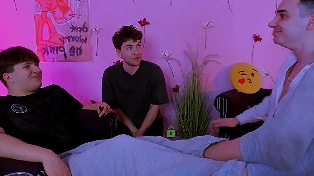 travis_wolf_のライブXXXチャット