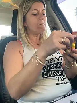 NikkiBlisss: απευθείας συνομιλία ΧΧΧ