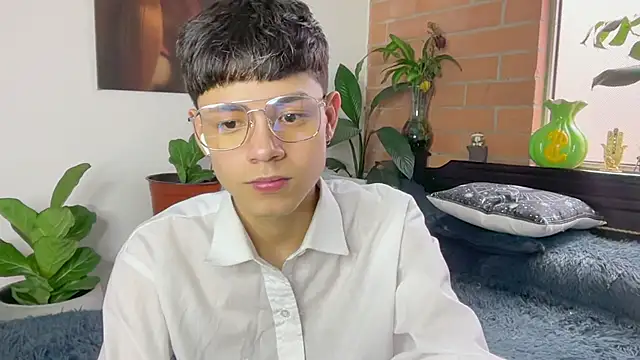 Andy_Belier23: онлайн-секс-чат