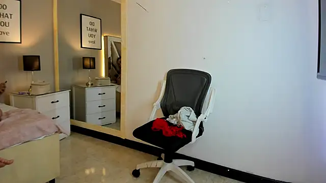 cellestehot Adlı Modelin Canlı XXX Sohbeti