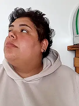 Chat XXX en directo de Hailey_Curvy