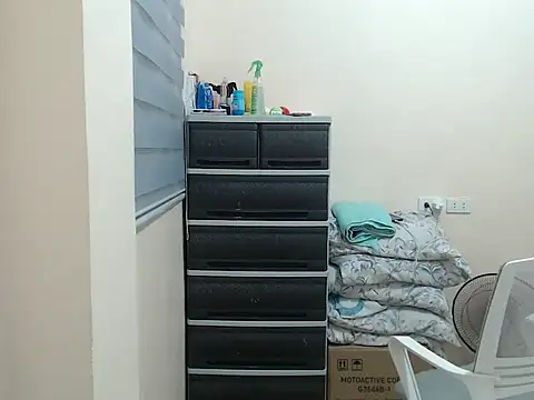 xTheLastVIRGINx Chat XXX live