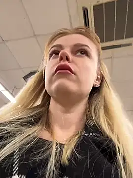 Chatroom XXX en direct de HarrietDart