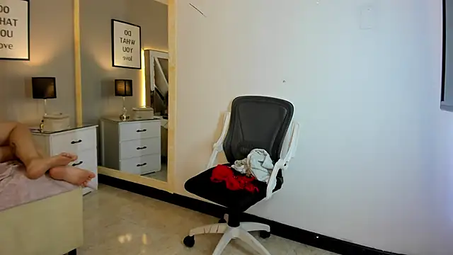 cellestehot: онлайн-секс-чат