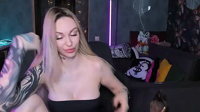 Blckmirrorr's Live XXX Chat