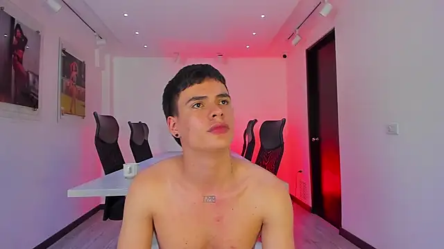 BenitoSaenz's Live XXX Chat