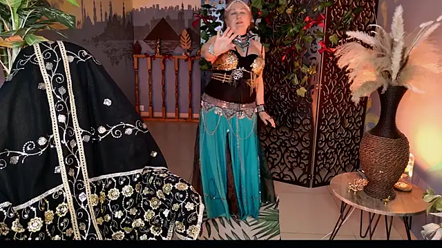 LilaMaharani: онлайн-секс-чат