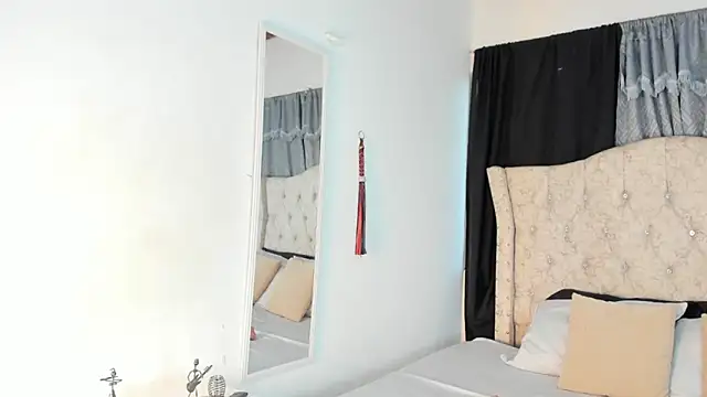 aleja_spearsx: απευθείας συνομιλία ΧΧΧ