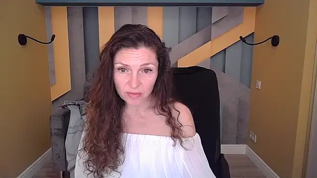 EllaLong Live XXX Chat